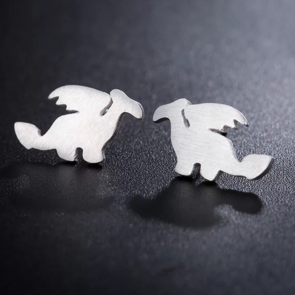 🎉 New Silver Plated Dragon Stud Earrings
